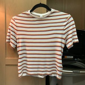 Cute shortsleeved shirt. Good, soft material.